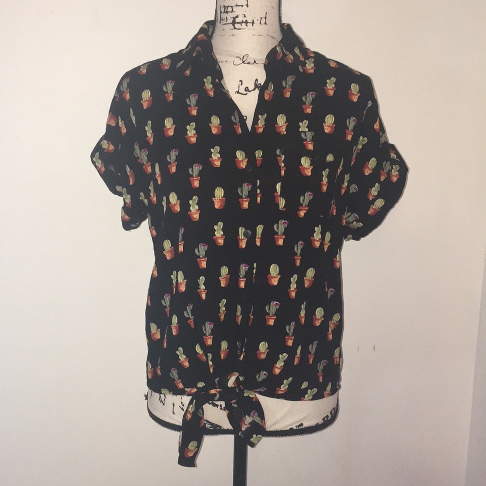 🛍Love Notes Button Down Cactus Blouse🛍